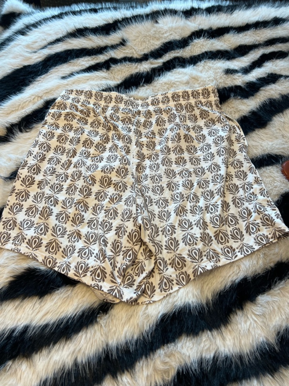 AnyBody Cream and Brown Printed Cozy Lounge Shorts